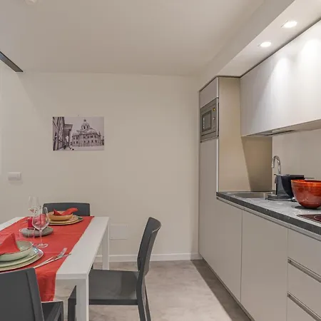 Della Corte - By Myhomeincomo شقة *