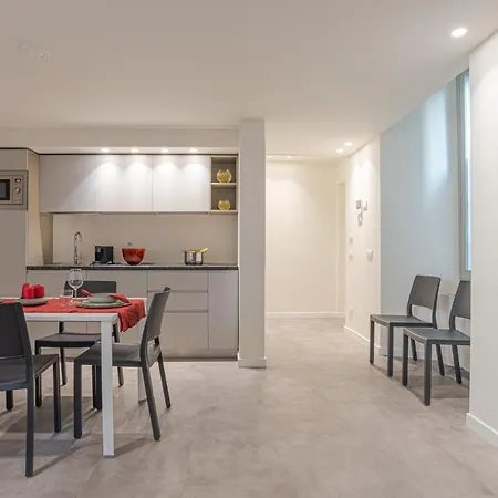 Della Corte - By Myhomeincomo Apartamento