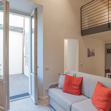 Della Corte - By Myhomeincomo Apartamento