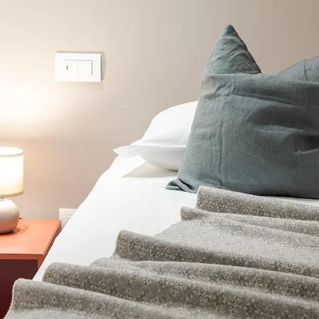 Della Corte - By Myhomeincomo Apartment Como