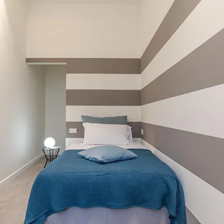 Della Corte - By Myhomeincomo *