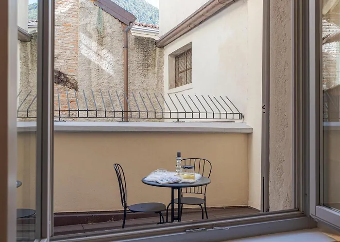 Della Corte - By Myhomeincomo *