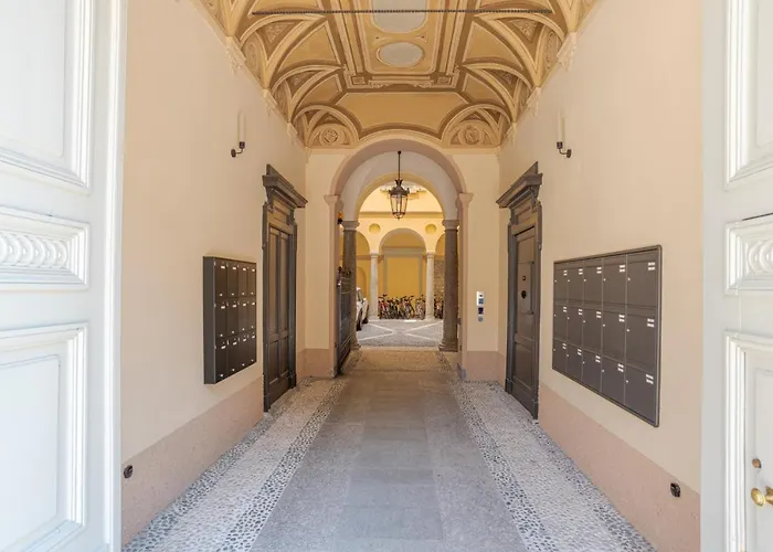 Della Corte - By Myhomeincomo Lägenhet Como